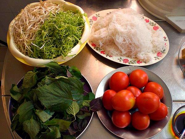 Bun-rieu-chay--mon-ngon-de-nau.